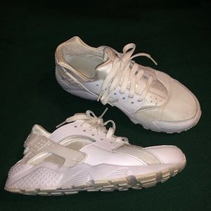 Nike White Huaraches